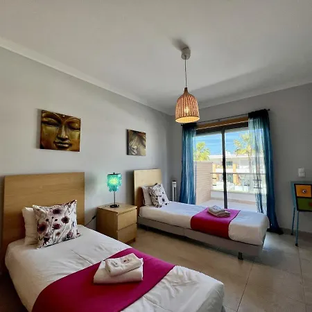 Garden With Pool By Homing * 阿尔布费拉