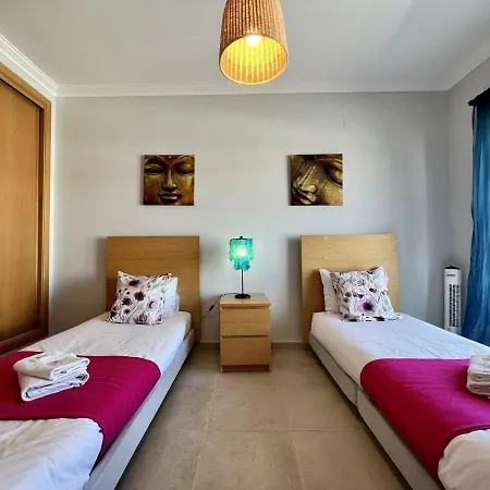 Garden With Pool By Homing 度假居 *