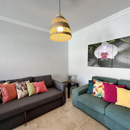 Garden With Pool By Homing 펜션 *